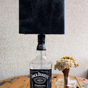 Abajur de garrafa - Jack Daniels preta